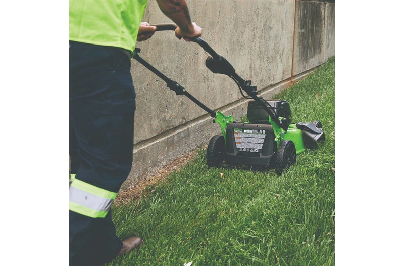 82LM21-5DP 82-VOLT 21" Brushless Push Mower with 5Ah Batt. and 8A Dual Port Charger