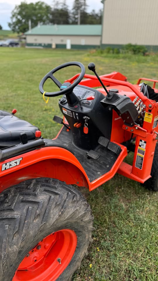 USED 2005 Kubota B7510HSD TL 4WD wLoader - Stock