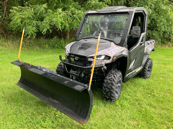 Cub, UT challenger 750, with snow blade, stock# 8033