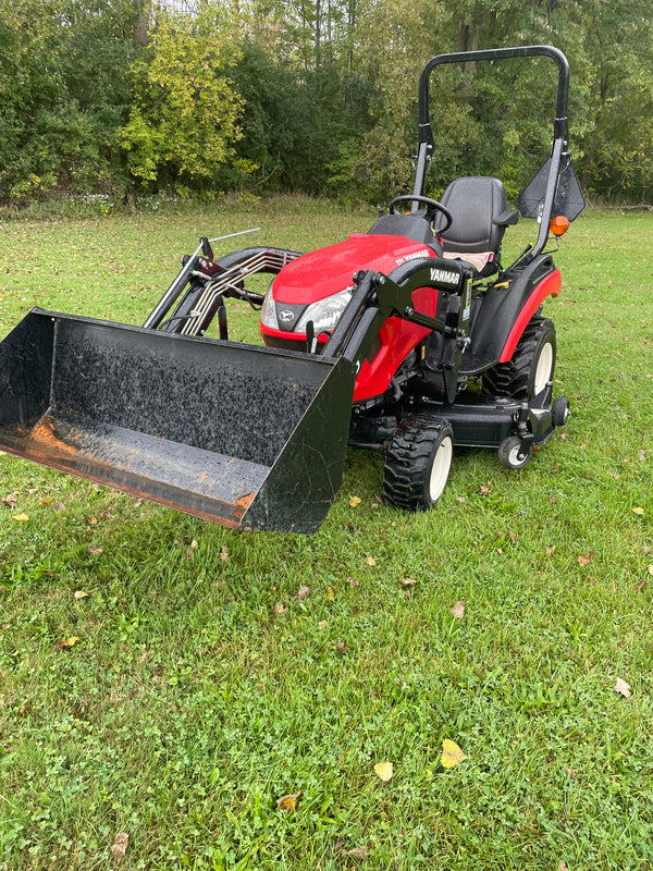 Yanmar SA 221 Tractor Loader With 60” Deck (Optional)