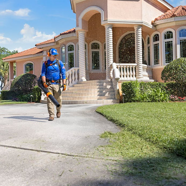 STIHL® BR 800 C‑E Backpack Blower | 79.9 cc Engine | 41 Newtons Blowin