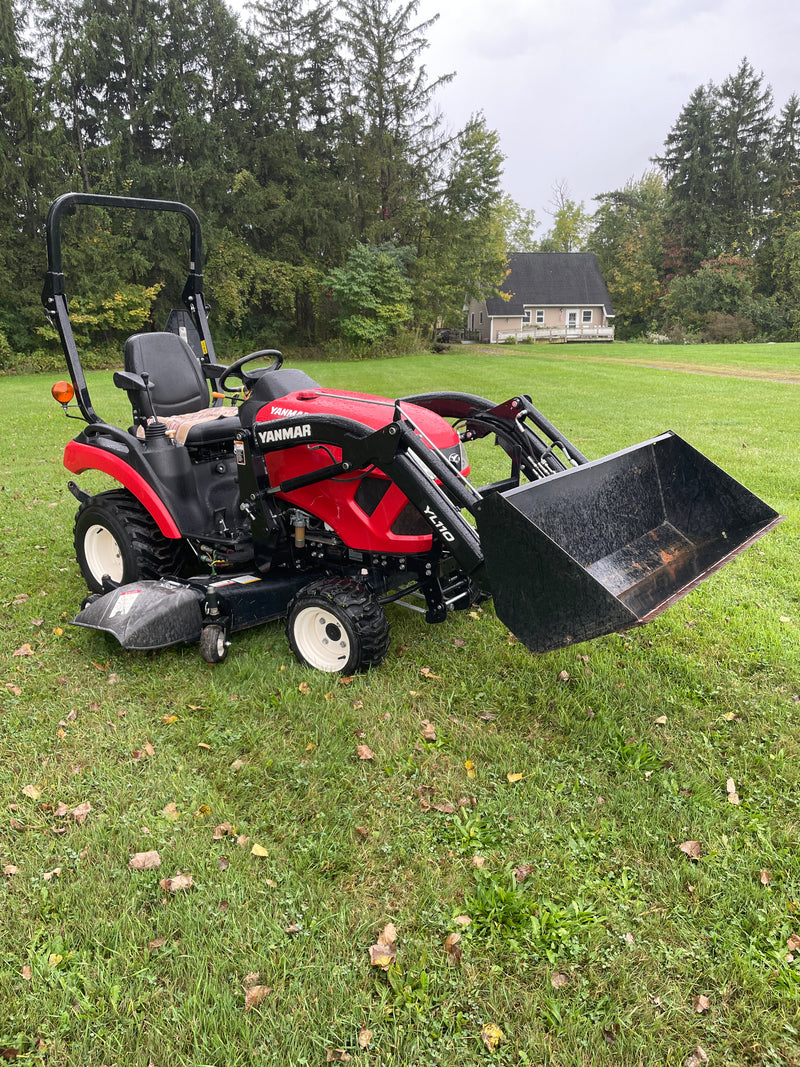 Yanmar SA 221 Tractor Loader With 60” Deck