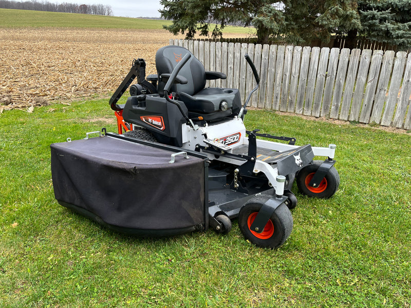 2022 Bobcat ZT3500 with side catcher - Stock