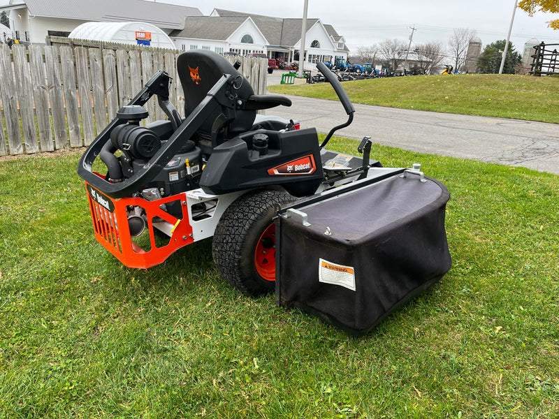 2022 Bobcat ZT3500 with side catcher - Stock