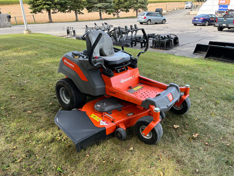 USED Husqvarna Z254F - Stock