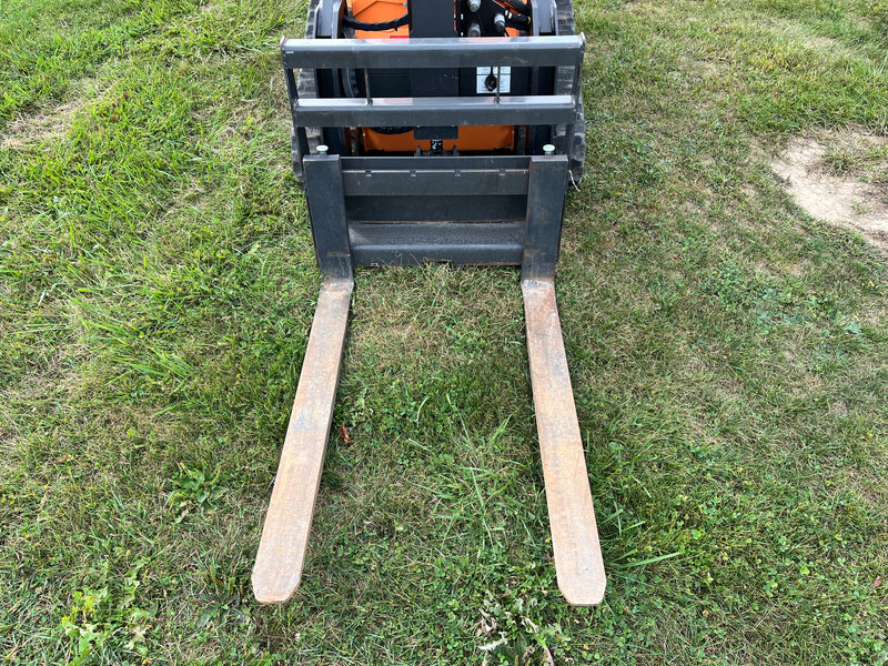 PALLET FORKS, 42 FOR DINGO