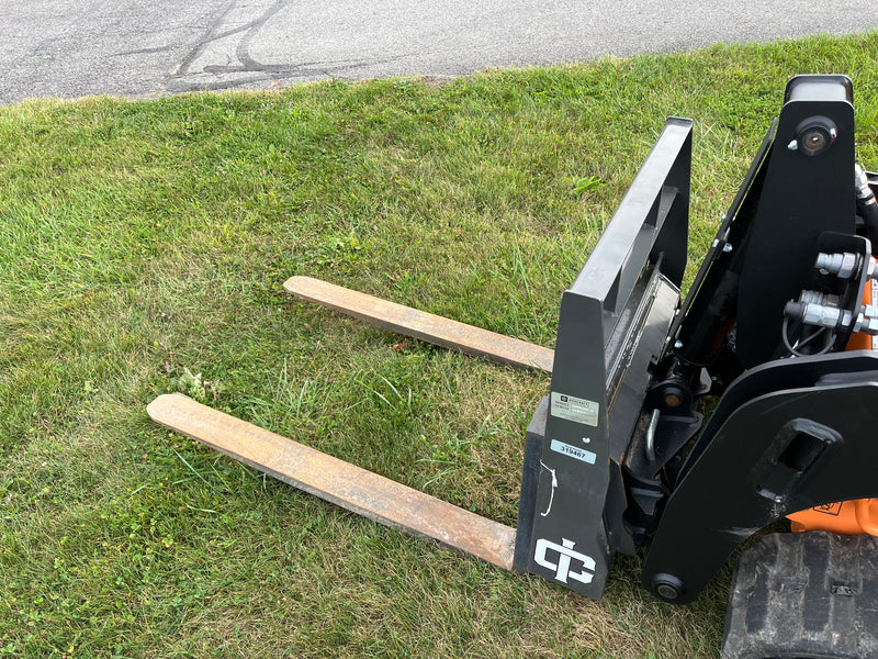 PALLET FORKS, 42 FOR DINGO