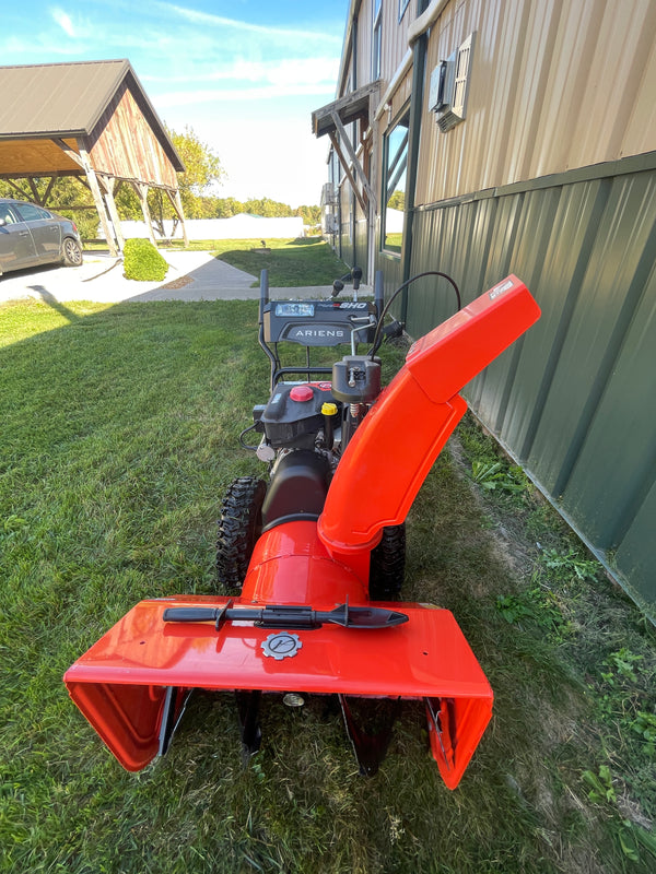 USED Airens Deluxe 28 SHO snowblower - Stock# 8257
