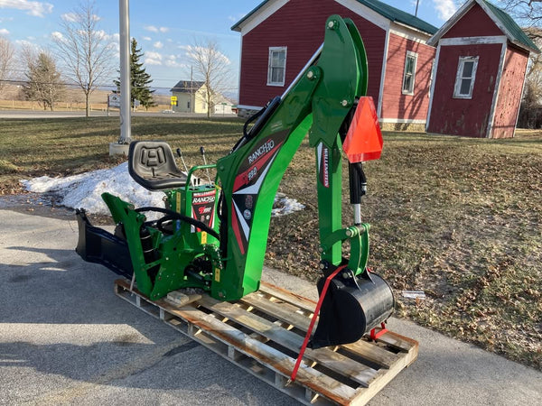 Wallenstein GX920 backhoe